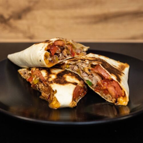 Pinky Quesadilla s trhaným bravčovým mäsom